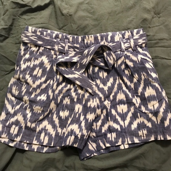 Tommy Hilfiger Pants - Patterned paperbag shorts